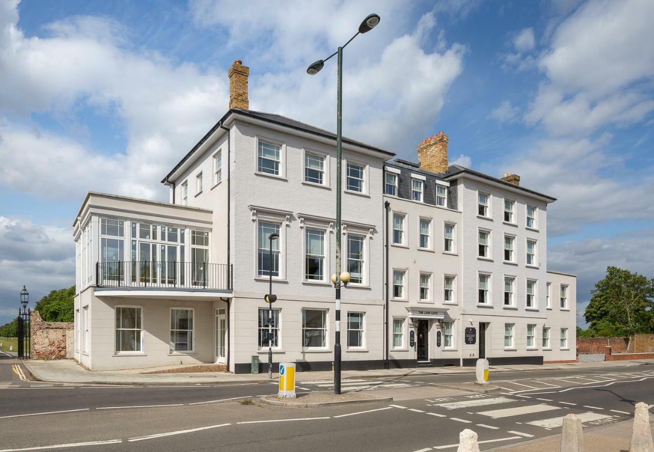 The Lion Gate Apartments East Molesey Exterior foto