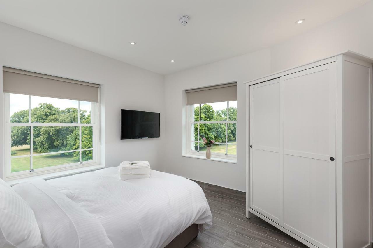 The Lion Gate Apartments East Molesey Exterior foto